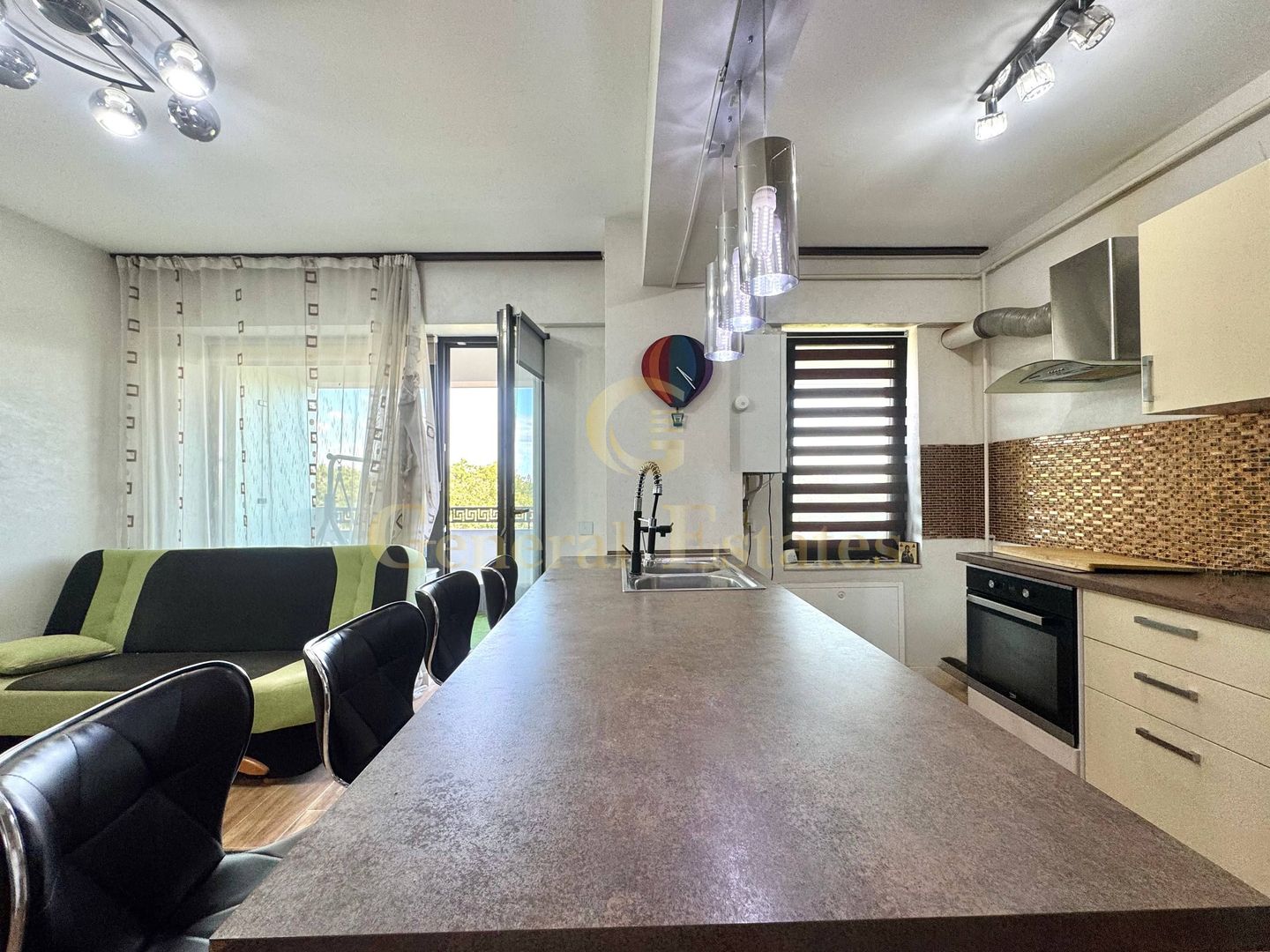 Vânzare apartament cu 2 camere, 67 m.p. - Complexul Royal Town. - Poză 9