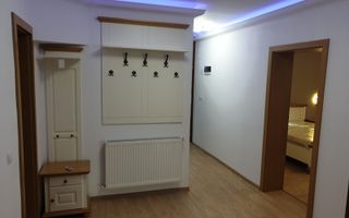 Apartament modern de inchiriat 3 camere, curte, garaj  Zona Sub Arini - Poză 8