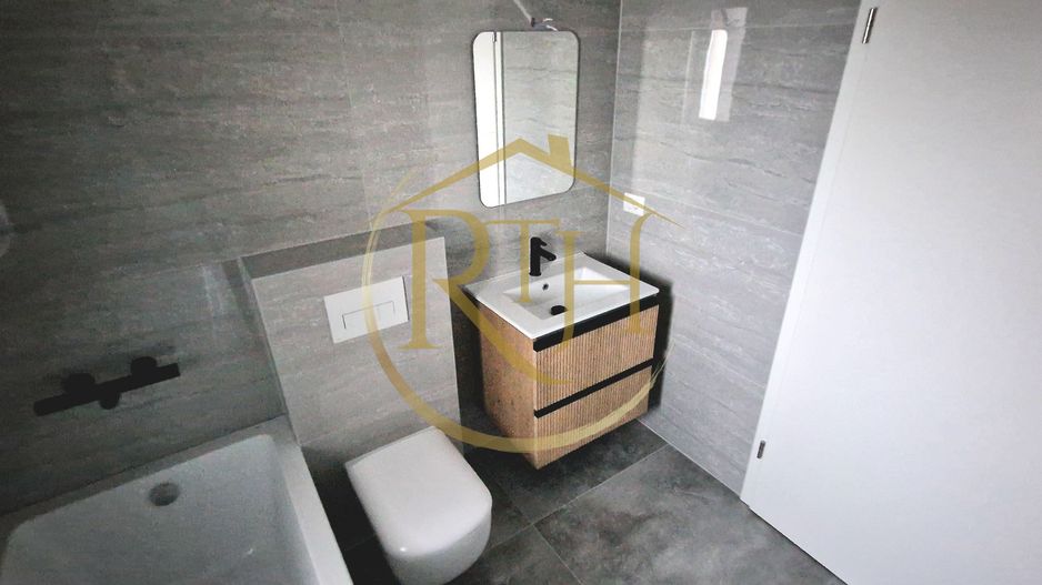 Duplex de vanzare cu 4 camere,2 bai,250 mp teren-Mosnita Veche zona Centrala. - Poză 19