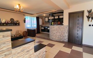 Năvodari | Casă spațioasă cu teren mare - Poză 16