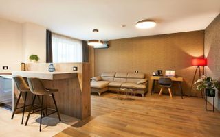 Apartament de lux de închiriat în cartierul rezidențial Kasper - Poză 1