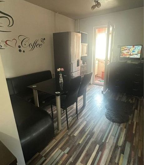Apartament 2 camere in Craiovita Noua - complet mobilat si utilat - Poză 3
