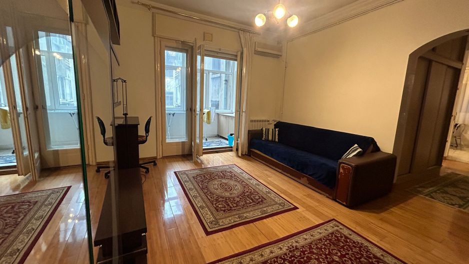 3 Camere Ultracentral 2 minute de Metrou Univestitate - Poză 2