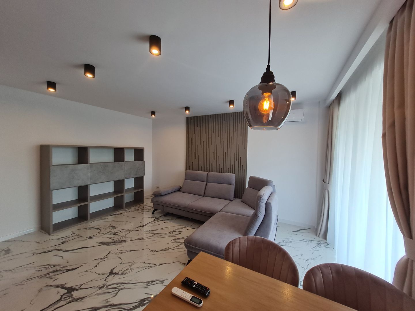 Calitate,prestanta,eleganta.. - Poză 4