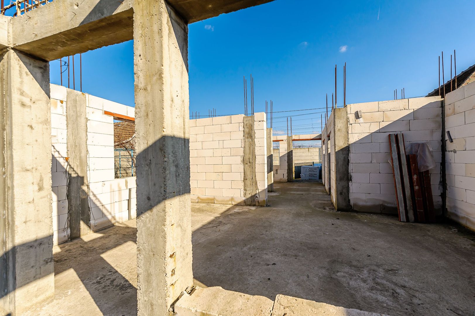 Rezervat! - Casă în stadiul de construcție, 6 Vânători - Poză 7
