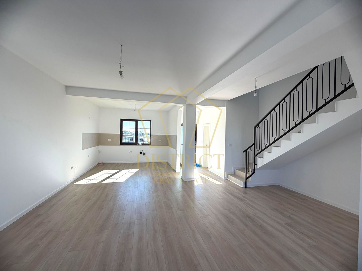 Duplex modern cu 3 camere despartit prin camera tehnica I Mosnita Noua - Poză 4