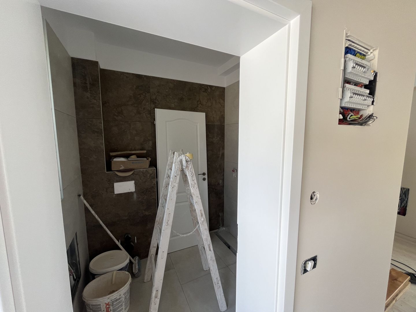 1/2 Duplex Utvin,4 Camere,2 Bai,Toate Utilitatile - Poză 7