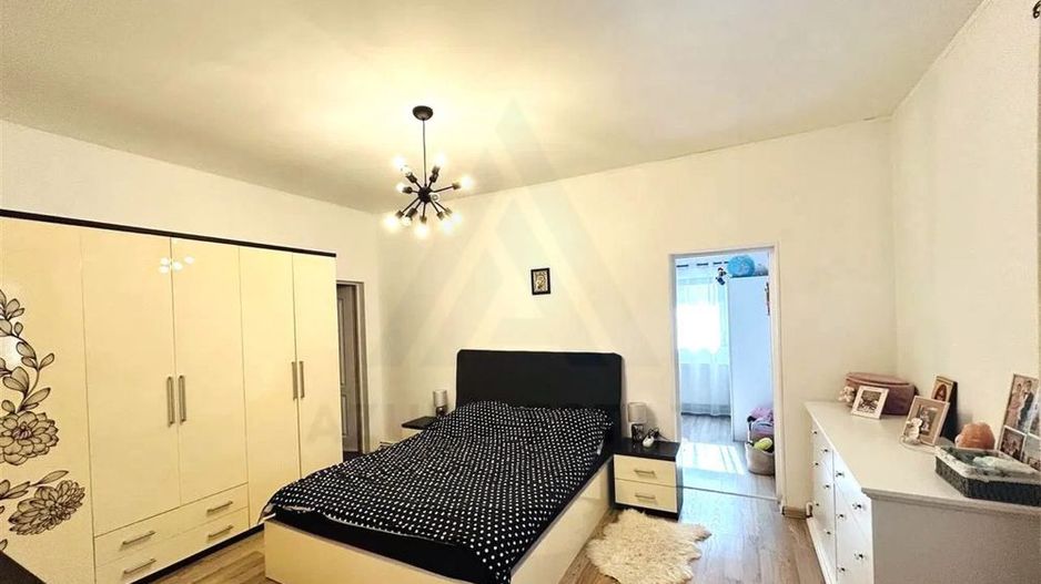 Casă 180 mp utili teren 710 mp panouri solare si hala in Sura Mare - Poză 6