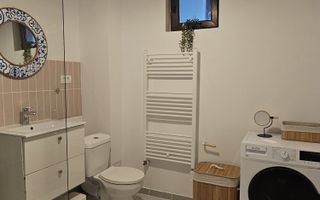 Apartament 4 camere ultracentral, renovat si mobilat, terasă spațioasă. - Poză 5