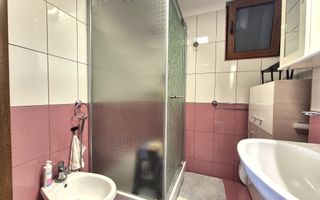 Tractoru, zonă liniștită de case, apartament spațios 3 camere cu garaj - Poză 11