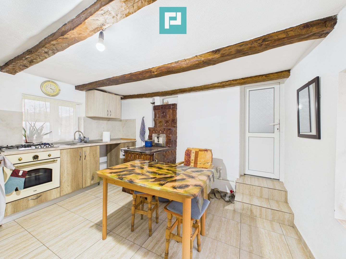 Casă renovată în localitatea Lazuri, Arad - Poză 12