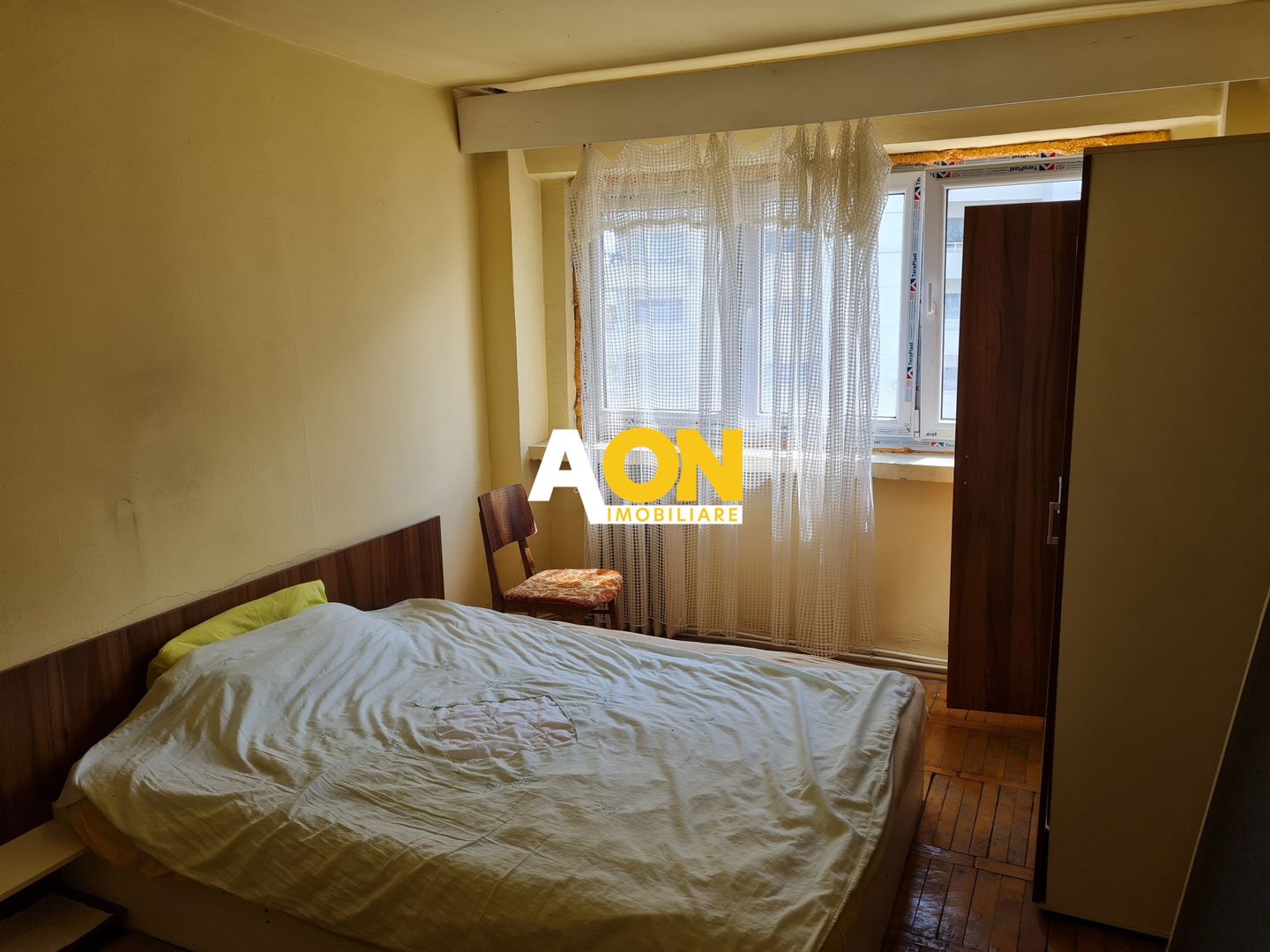 Apartament 4 Camere, Etaj 3, Decomandat, Zona Parc Cetate - Poză 3