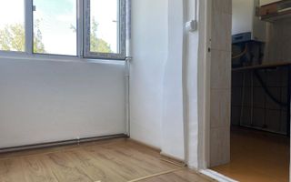 Super pret! Vanzare garsoniera nemobilata in Targoviste - Poză 3