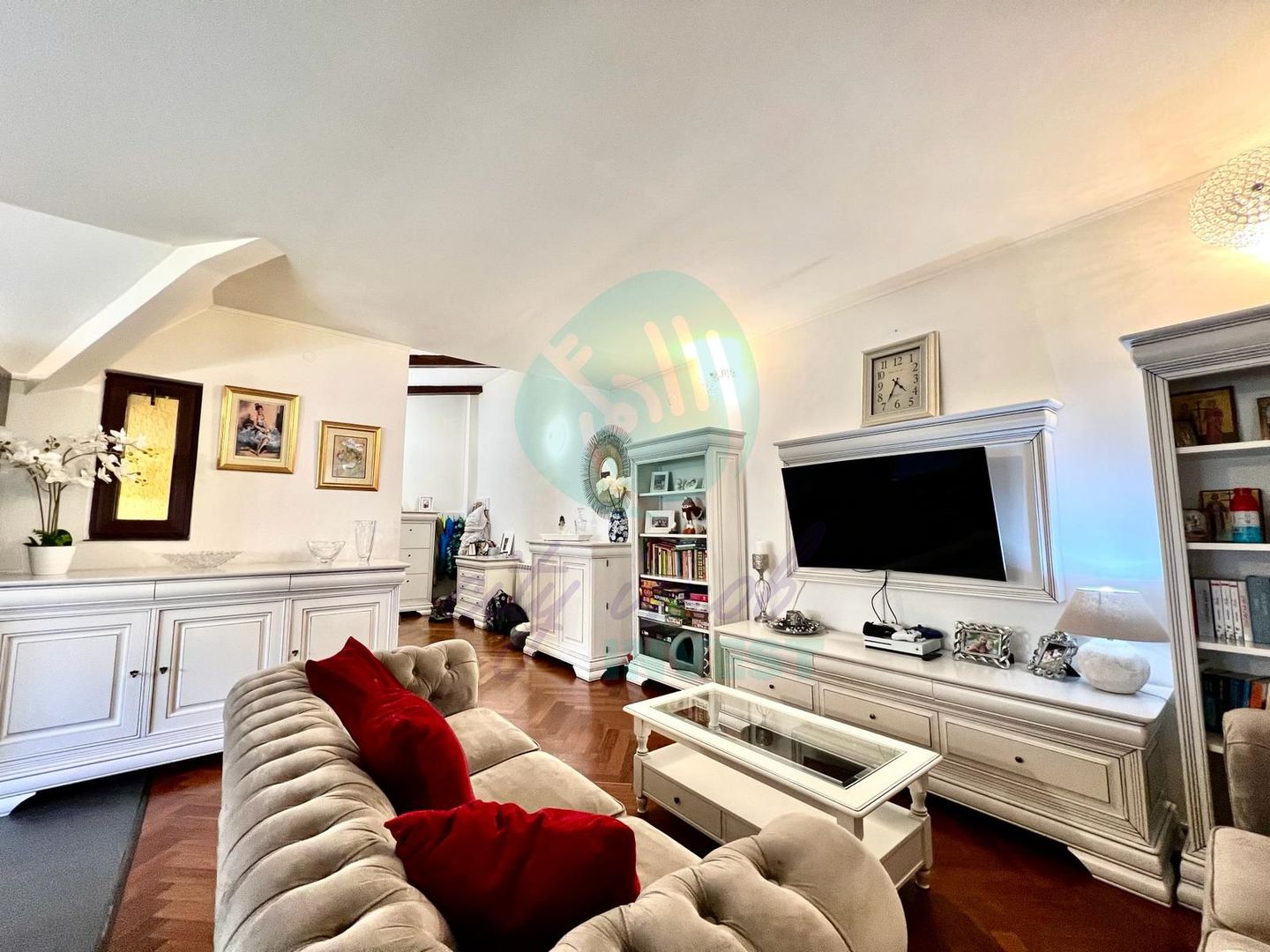 APARTAMENT PREMIUM IN VILA-FINISAJE DE LUX-UNIRII-CURTE PROPRIE - Poză 2