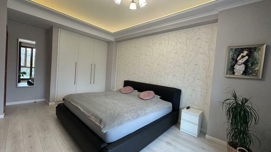 3 rooms apartment for sale | Aviatiei | 2 parking spaces - Poză 6