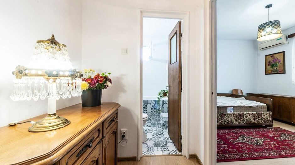 Inchiriez ap 2 camere, semi-decom, renovat, sector 6, 400 Euro/luna - Poză 6