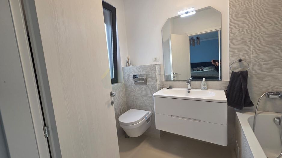 Vilă tip duplex cu mansardă, piscină și design modern – Tunari - Poză 19
