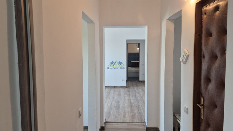 Vand apartament 3 camere, zona Profi(M3), et. 3/4, semi, 55mp, balcon - Poză 1