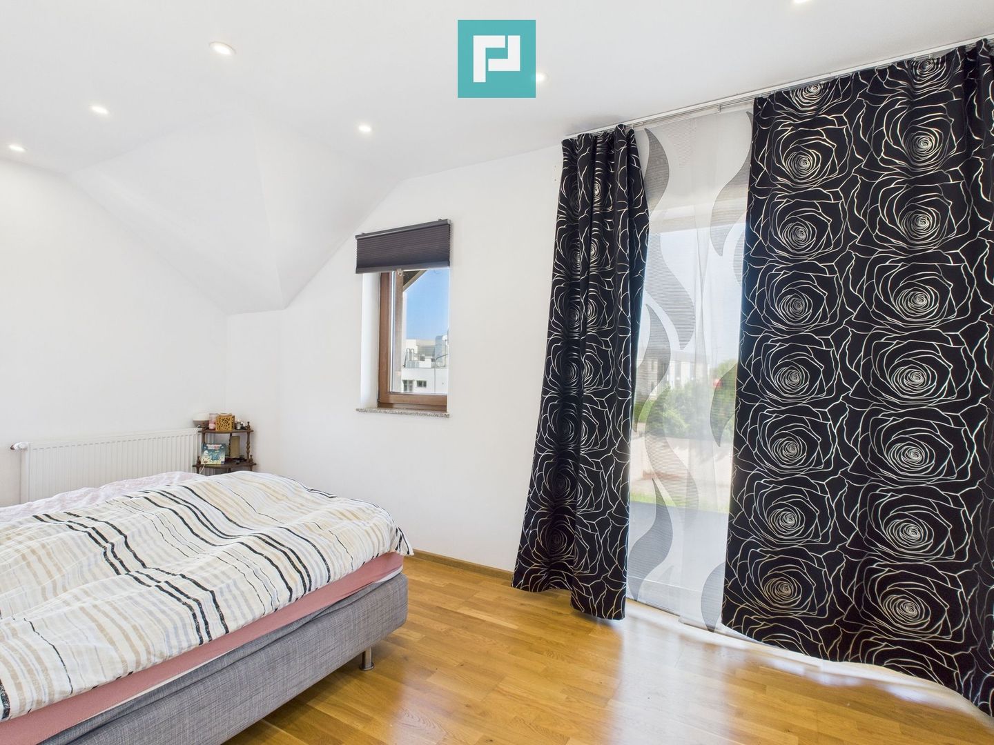 Casă modernă cu 6 camere în Vladimirescu - Poză 3