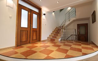 Casa in Blascovici, 5 camere + 3 bai, centrala proprie - Poză 8
