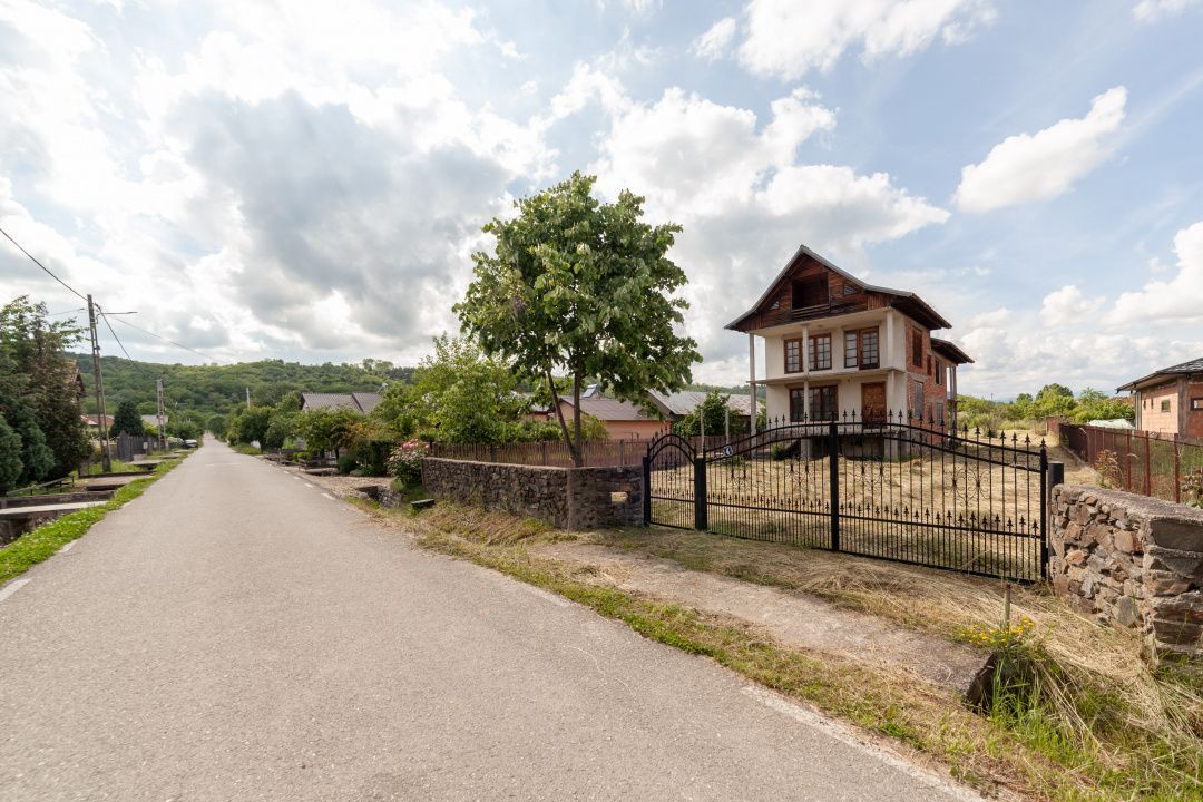 Casa +teren 1093 mp Domnesti-Arges cu o panorama superba! - Poză 2