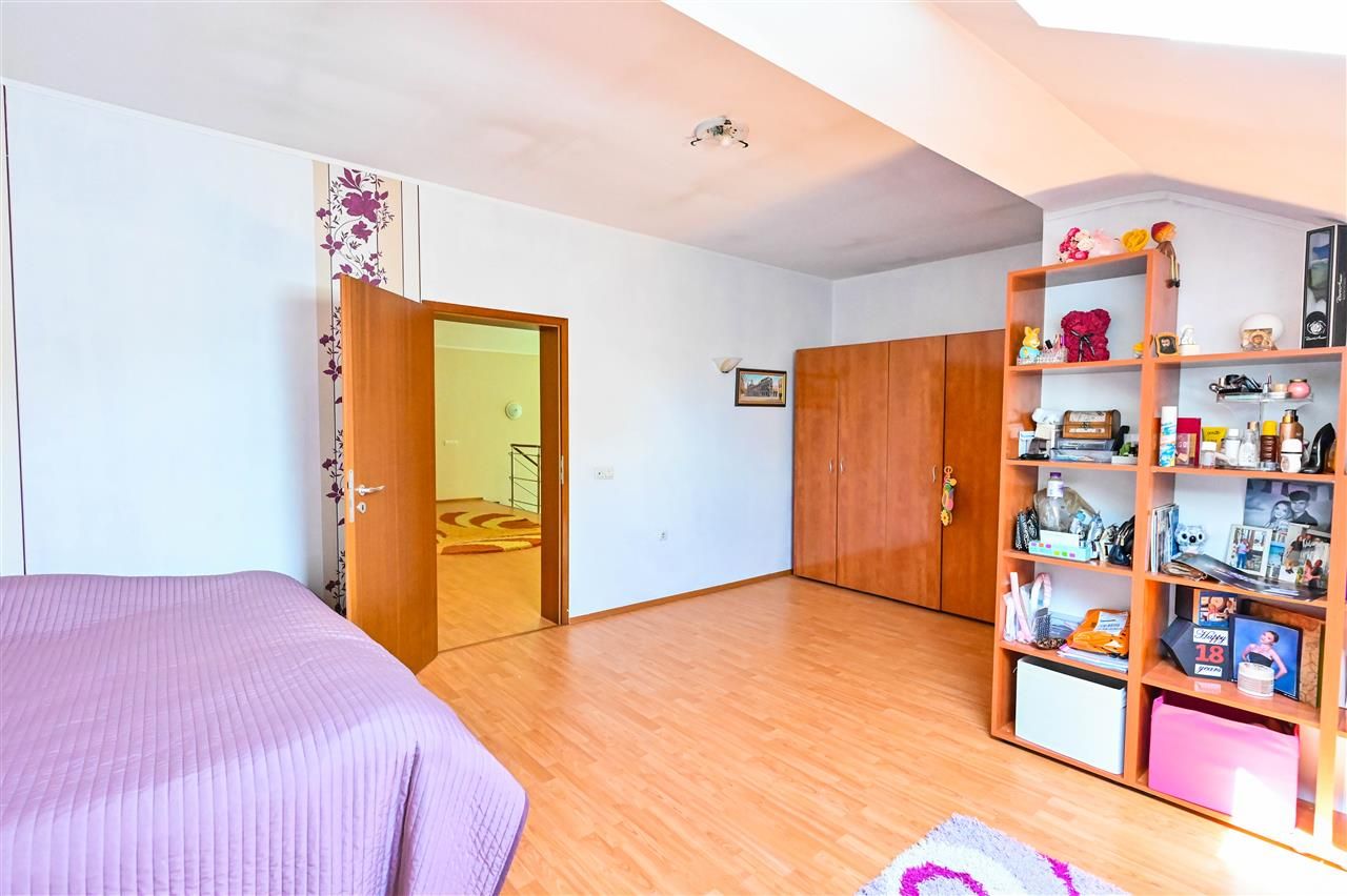 Vila cu 1.500 mp teren, gradina amenajata, linistita zonare,  Halchiu, Brasov - Poză 28