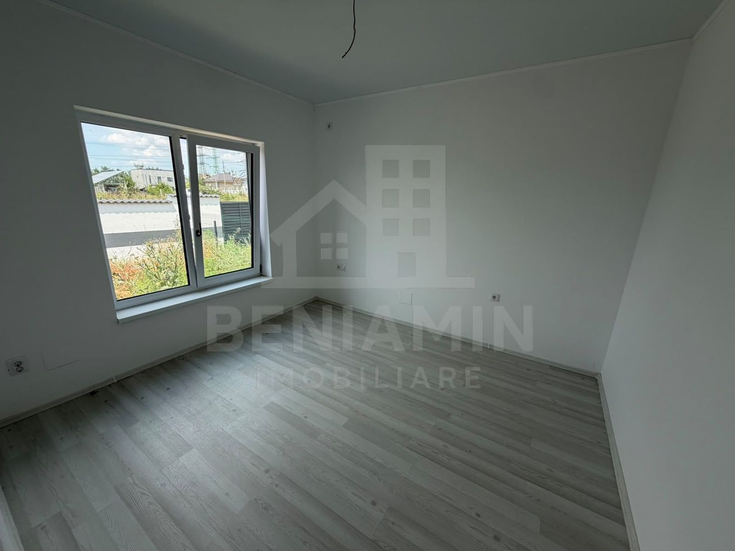 Casa-3 Dormitore-3 bai-Teren 300mp-Damila str Ficusului-La cheie - Poză 10