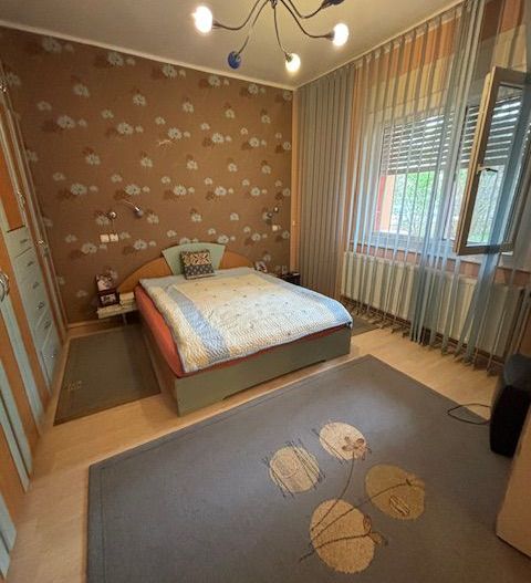 Casa individuala cu teren generos - Poză 2
