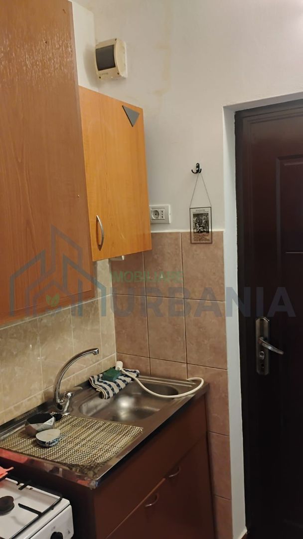 Închiriez garsoniera zona piața Niculina - Poză 4