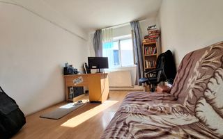 Liber, de vanzare apartament 3 camere Valea Lupului Iasi, baie cu geam - Poză 11