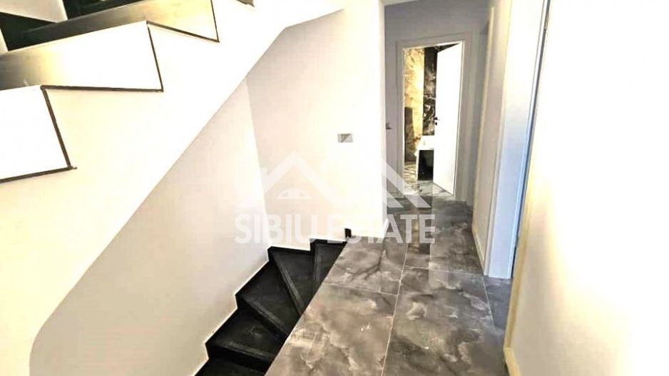 Casa INTABULATA la cheie, 5 camere, 2 bai Cristian, SIbiu - Poză 8