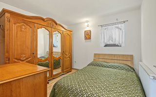 Casă cu teren generos în Mioveni, cartier Colibași - Poză 8