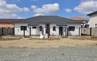 Duplex cu 3 camere despartit prin camera tehnica in Mosnita Noua - Poză 1