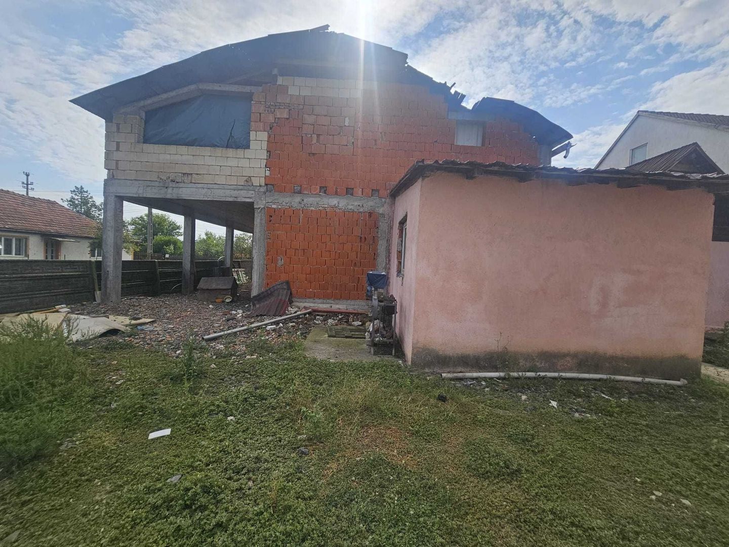 BRASADAS vinde casa la rosu + casa veche teren 14 ari Blaga. - Poză 4