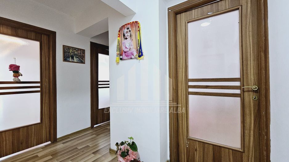 Apartament cu 3 camere decomandate, Cetate - Poză 6