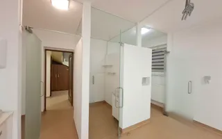 Spatiu comercial pretabil pentru activitati medicale, clinica! - Poză 17