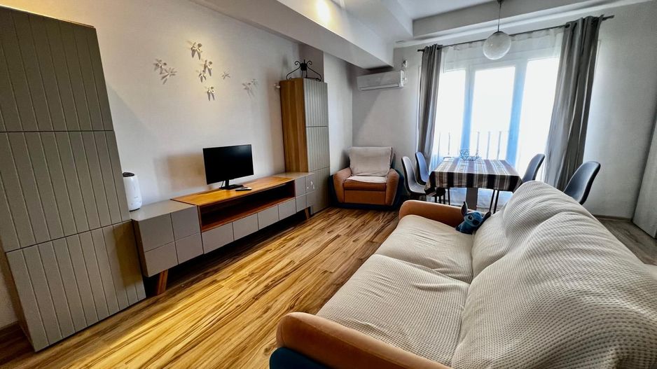 Apartament cu 3 camere de inchiriat in Cosmopolis - Poză 2