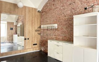 Apartament ultracentral in Pasajul Vulturul Negru din Oradea - Poză 3