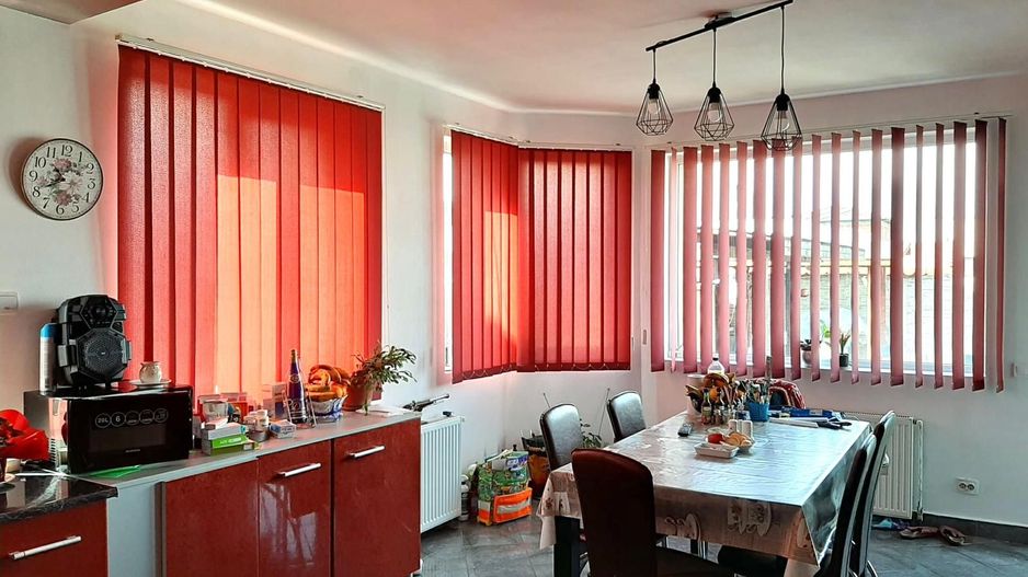 Casă individuală cu 5 camere și piscină |Săcălaz| - Poză 4