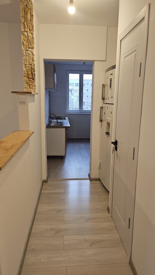 Apartament 2 camere, renovat , decomandat , metrou - Poză 4