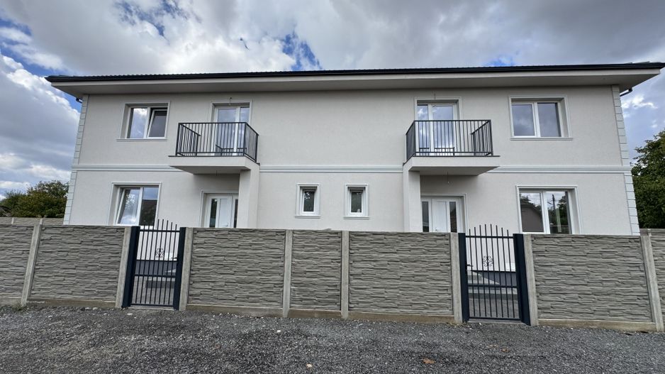 1\2 Duplex Utvin P+E,4Camere,2 Bai,Toate Utilitatile - Poză 1