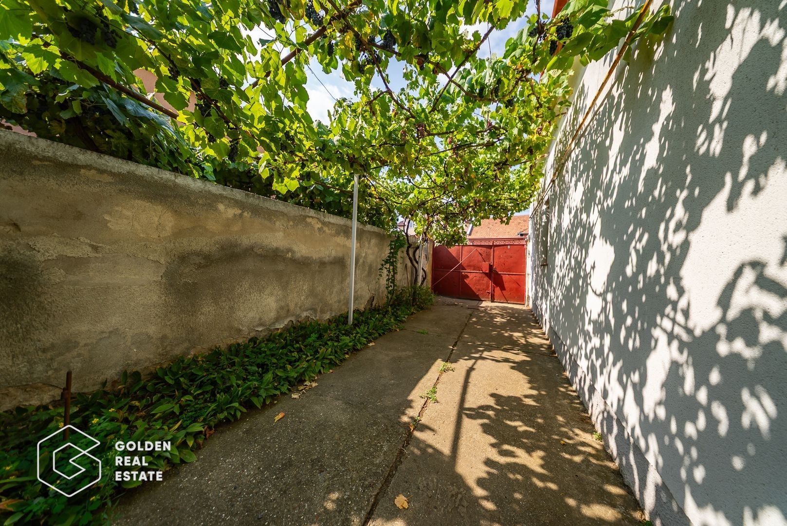 Casa cu 2 corpuri de cladire si teren 762 mp,  zona excelenta (Gradiste) - Poză 14