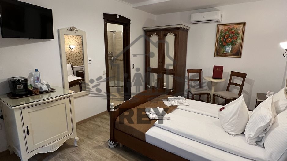 Vila de vanzare in zona Centrala/Orasul de jos - Poză 11