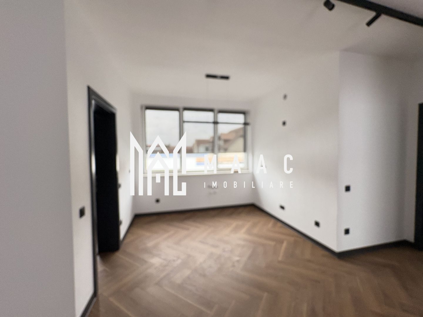 Apartament la vilă I Decomandat 3 Camere I 2 Parcari - Poză 2