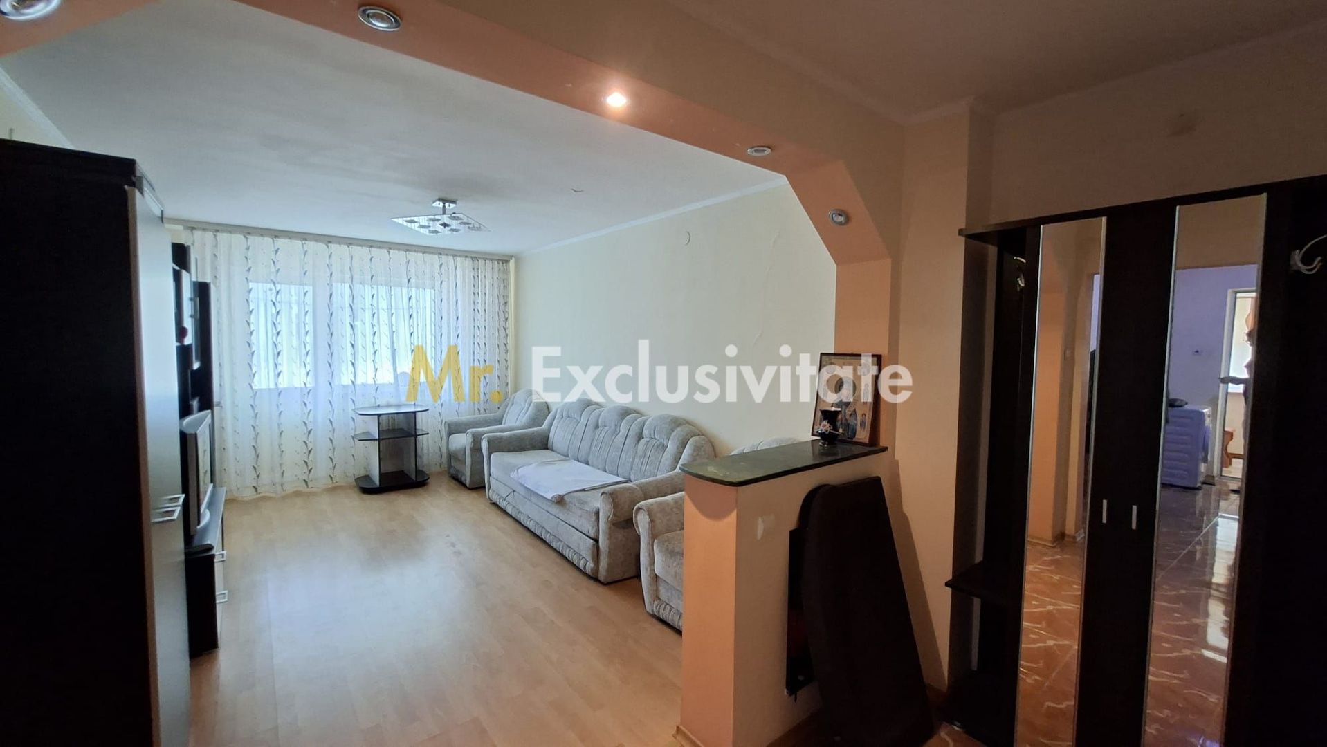 Inchiriere apartament 2 camere Trivale complex 1 langa piata - Poză 1