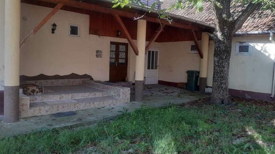 Vand casa cu 121 mp suprafata construita si teren 1635 mp - Poză 4