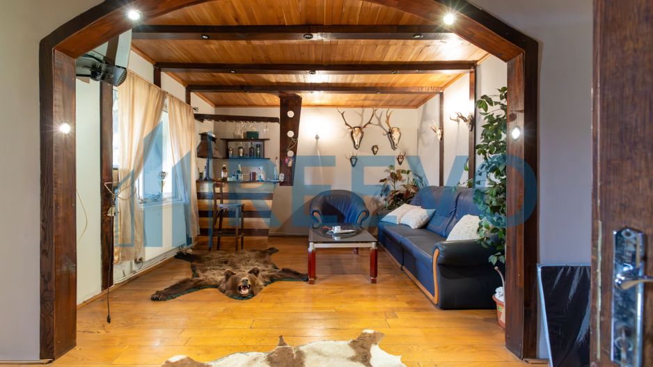 Clădire și teren pentru investiție, central Roman - Poză 32