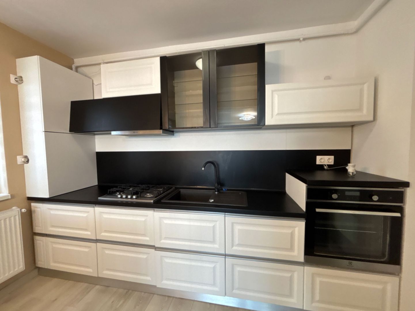 Apartament 3 camere cu BOXA, ETAJ 1 in Selimbar - Poză 4