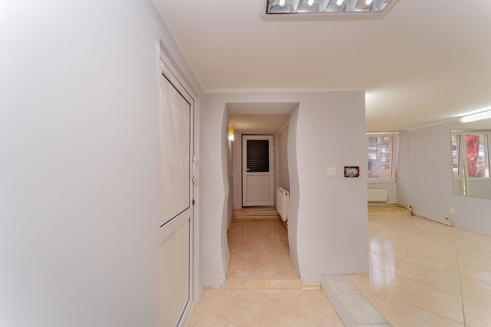 Spațiu comercial+apartament cu 3 camere Botanica Nicolae Zelinski 10/2 - Poză 6