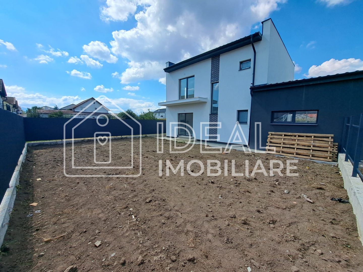 Casa Moderna cu 4 camere si garaj, in zona Trifoiului - Poză 3